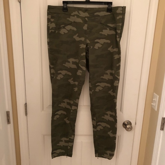 GAP Pants - GAP Camo Pants